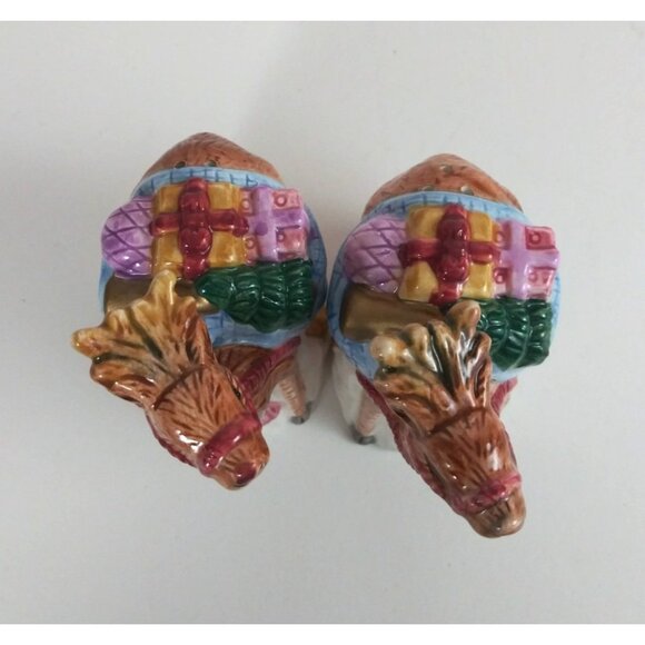 Vintage The Season's Collection Reindeer Carrying Presents Salt & Pepper Shakers - Picture 6 of 7